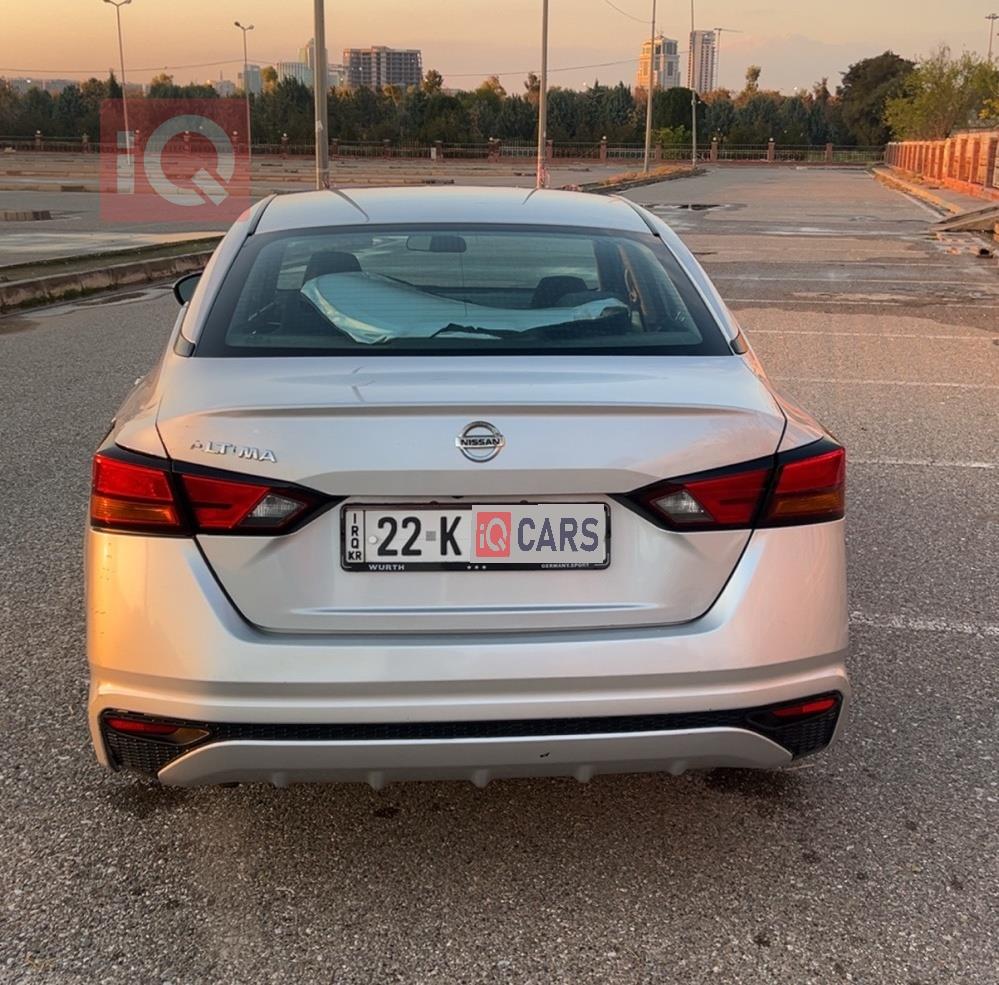 نيسان ألتيما